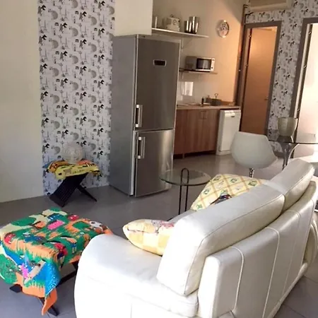 With 3 Bedrooms In San Pere De Ribes, With Wonderful Mountain View, Shared Pool סיטגס